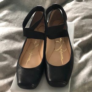 Jessica Simpson Mandalaye flat